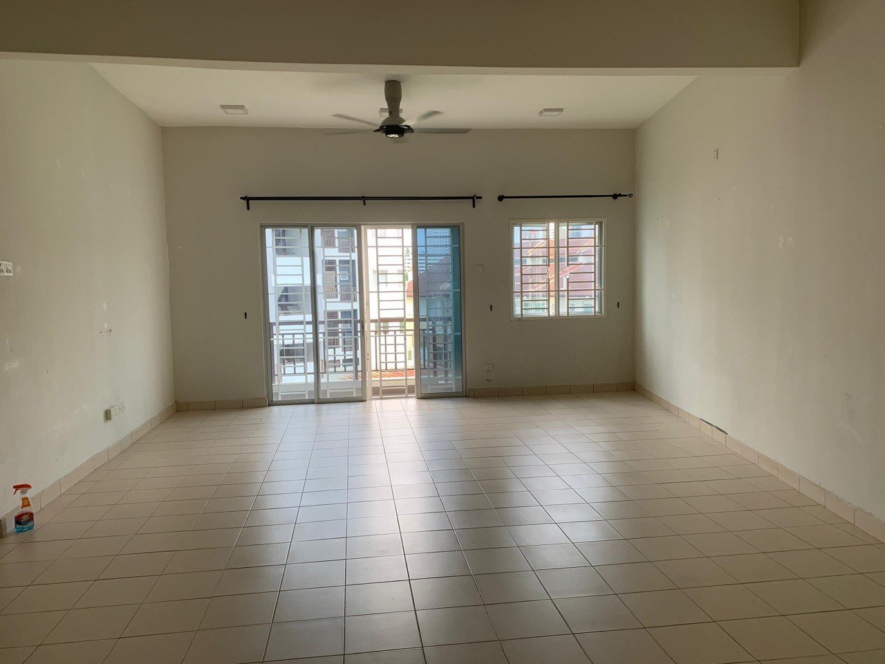 Embun Residence Apartment Puncak Saujana Kajang - Bumi Lot 1367 Sqft